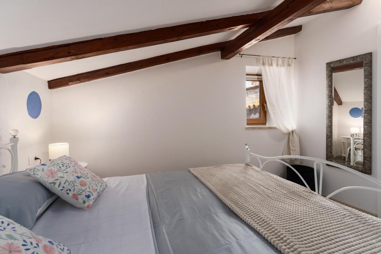 Relax In 2 Bedroom App In Old Town W/Ac And Wifi Rovigno Esterno foto